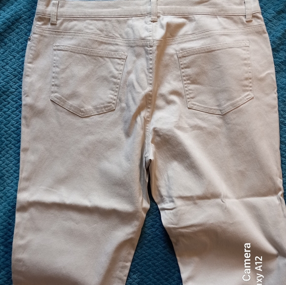 NWOT Beige Izod Mid-Calf Jeans - Picture 4 of 16